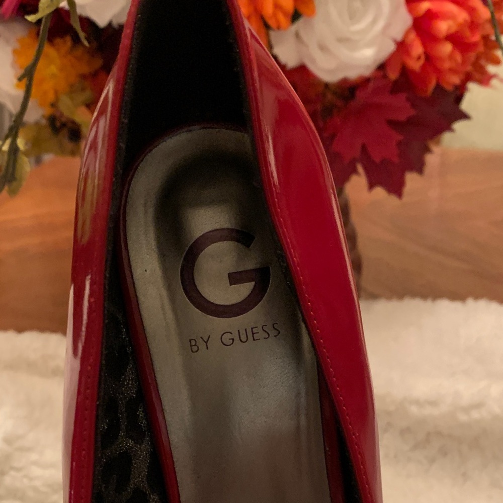 G by Guess Bold Red Platform Heels size 11 - Picture 4 of 10